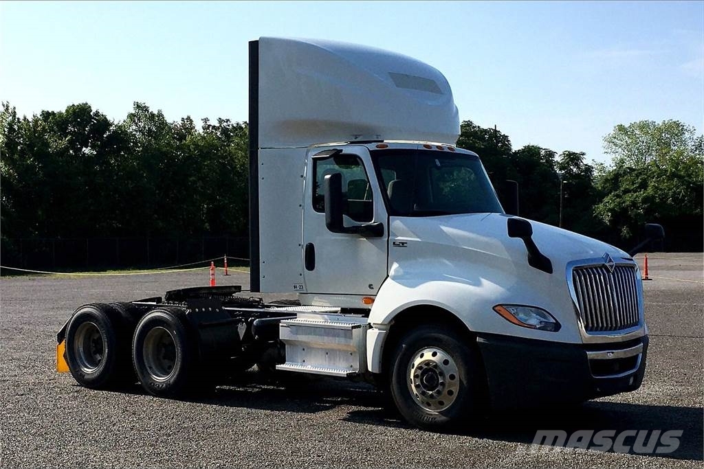 International LT625 6x4 Prime Movers