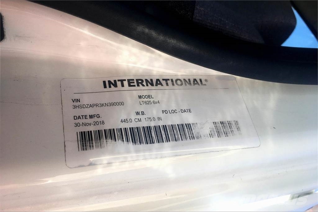 International LT625 6x4 Prime Movers