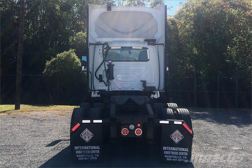 International LT625 6x4 Prime Movers