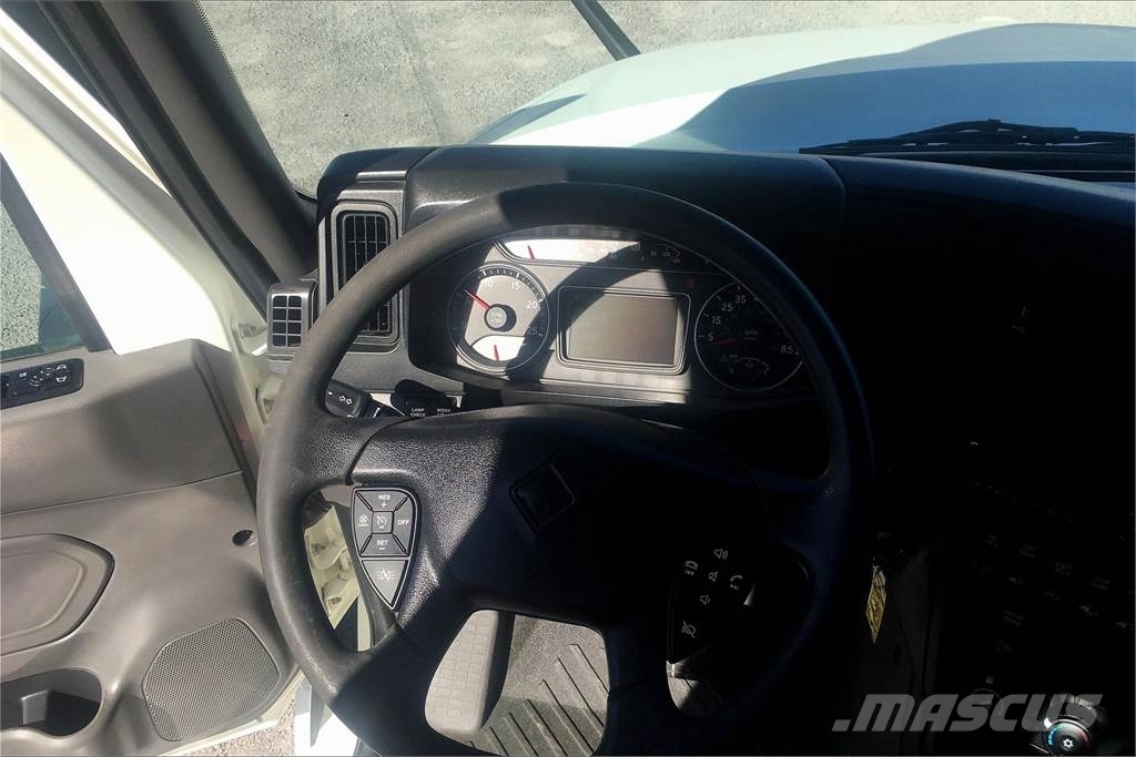 International LT625 6x4 Prime Movers