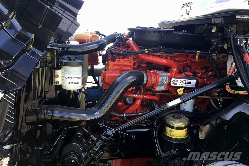 International LT625 6x4 Prime Movers