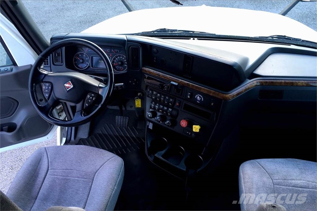 International LT625 6x4 Prime Movers