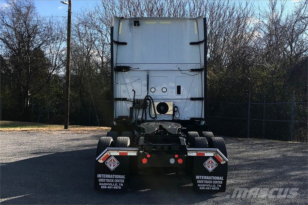 International LT625 6x4 Prime Movers
