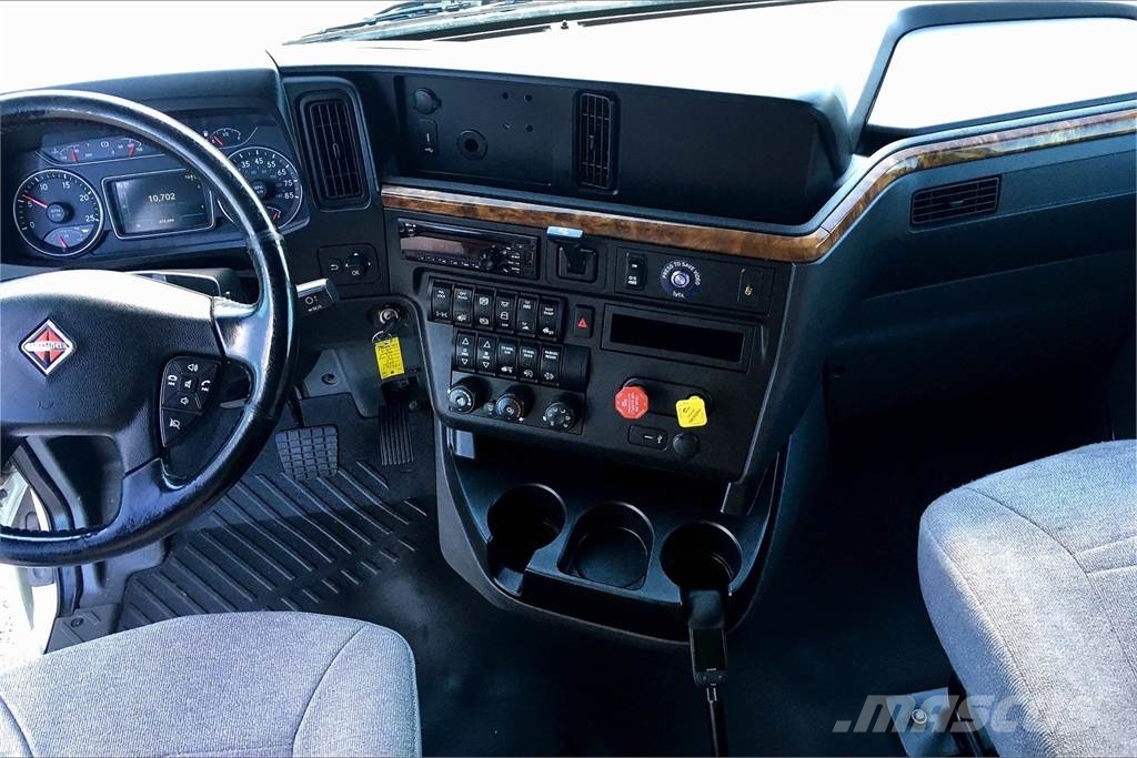International LT625 6x4 Prime Movers
