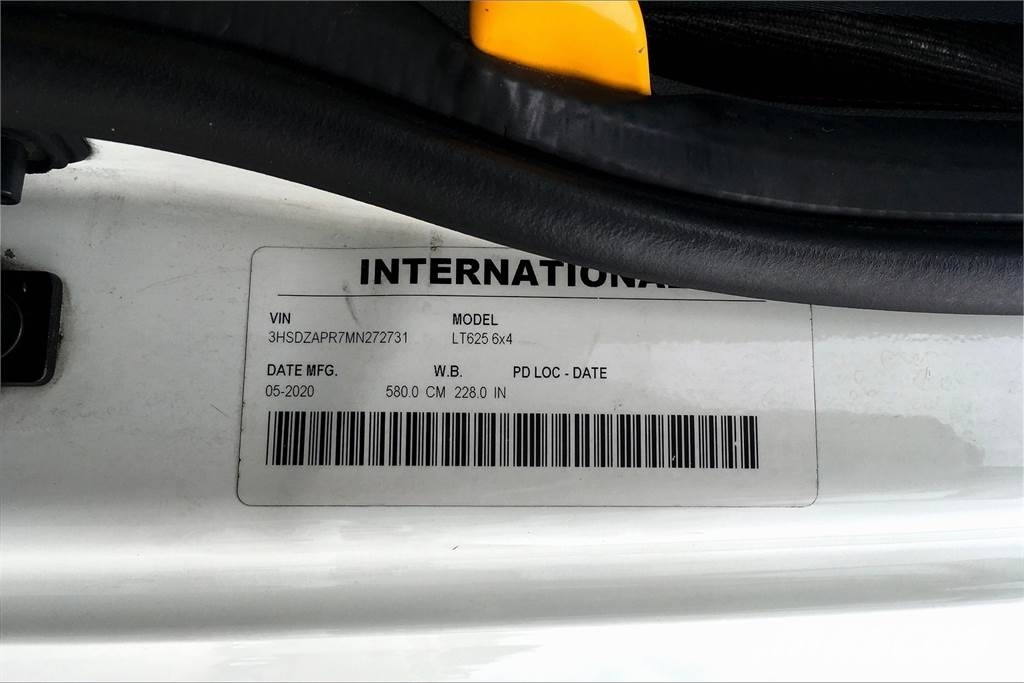 International LT625 6x4 Vetopöytäautot