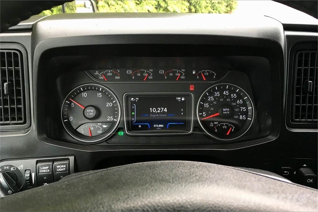 International LT625 6x4 Vetopöytäautot