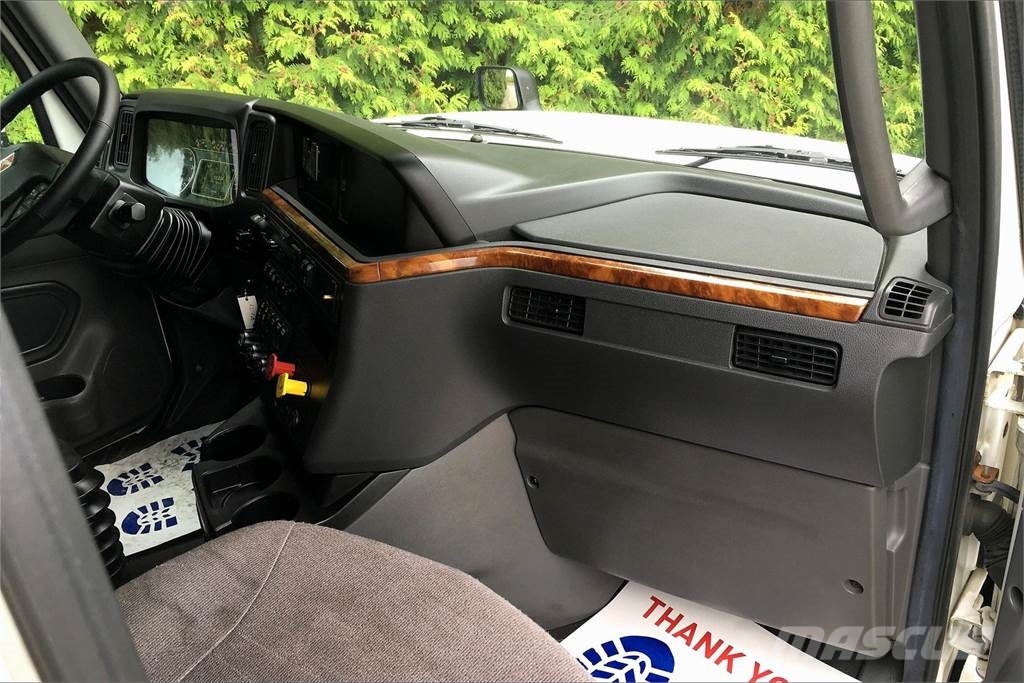 International LT625 6x4 Vetopöytäautot