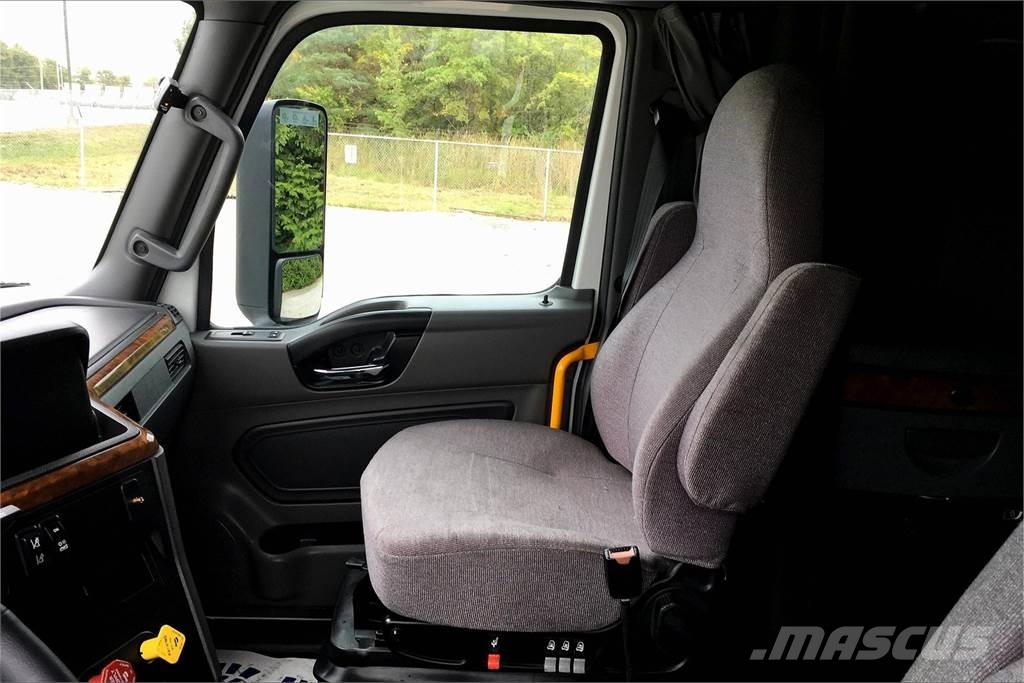 International LT625 6x4 Vetopöytäautot