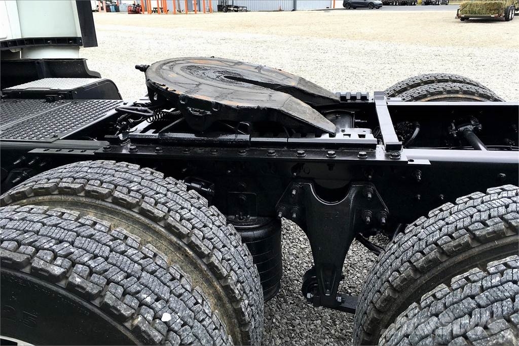 International LT625 6x4 Vetopöytäautot