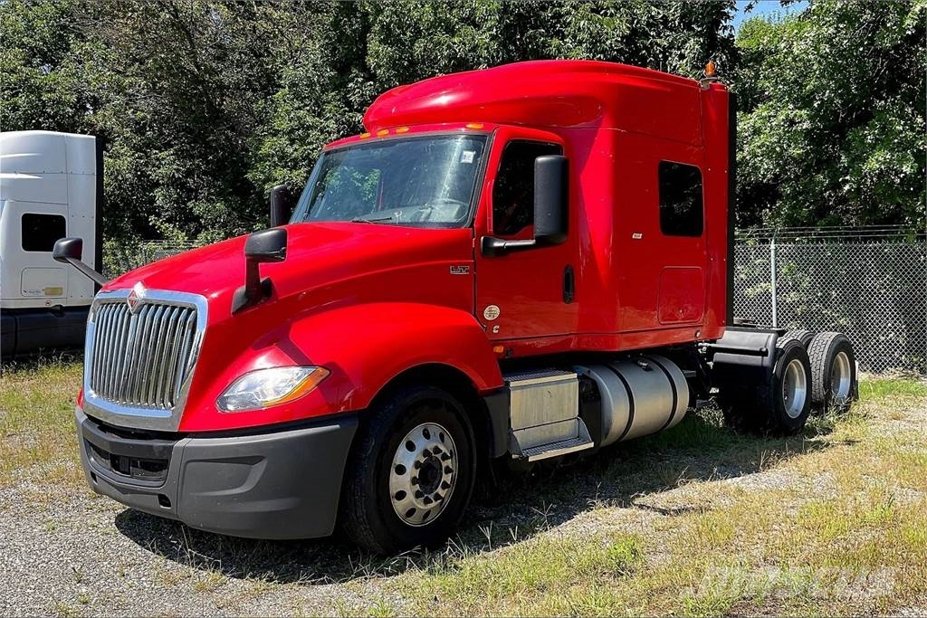 International LT625 6x4 Prime Movers