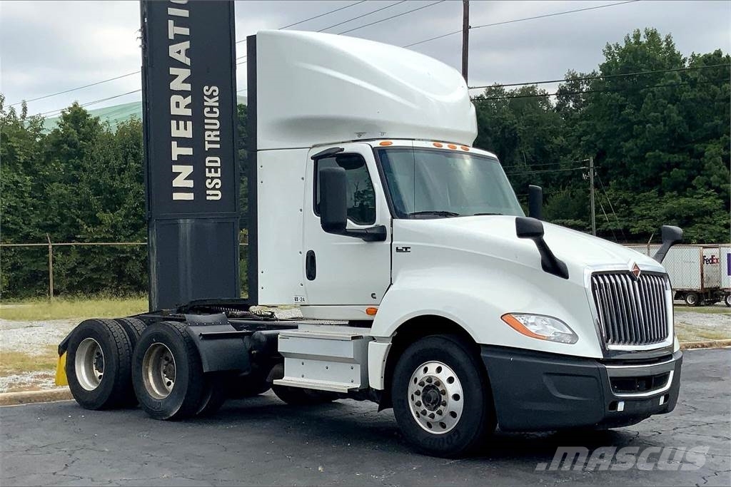 International LT625 6x4 Prime Movers