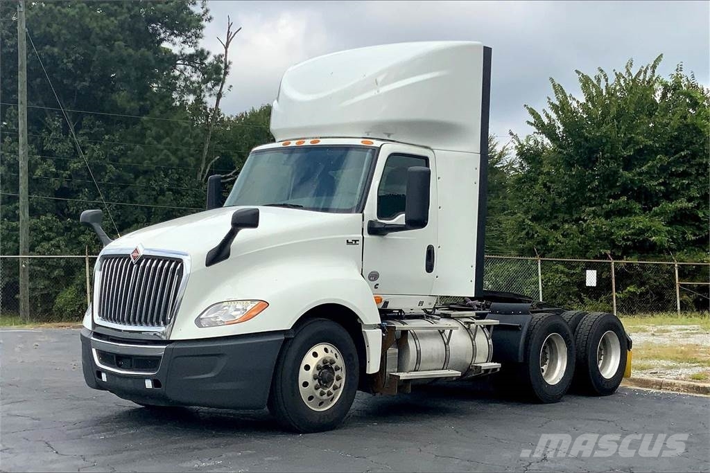 International LT625 6x4 Prime Movers