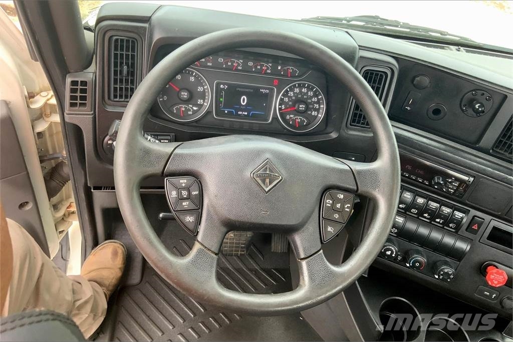 International LT625 6x4 Prime Movers