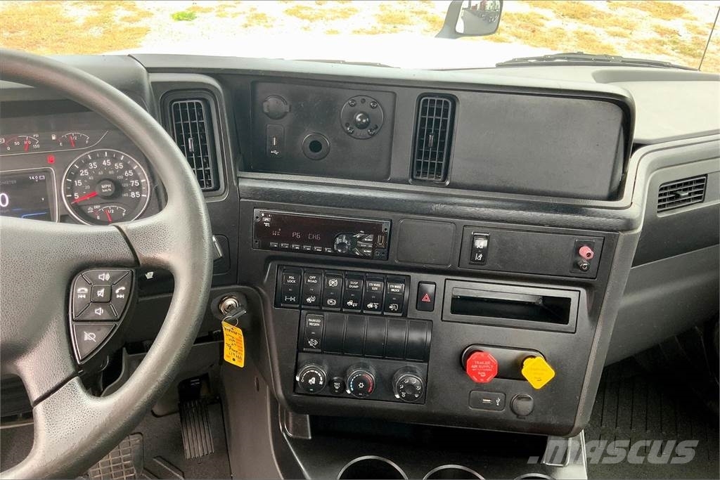 International LT625 6x4 Prime Movers