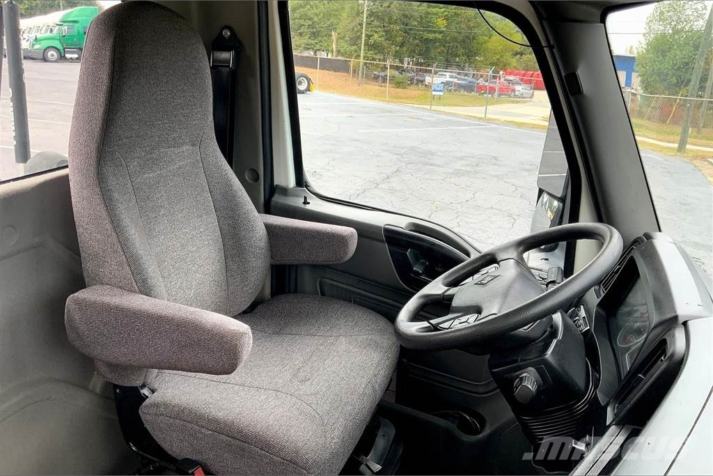 International LT625 6x4 Prime Movers