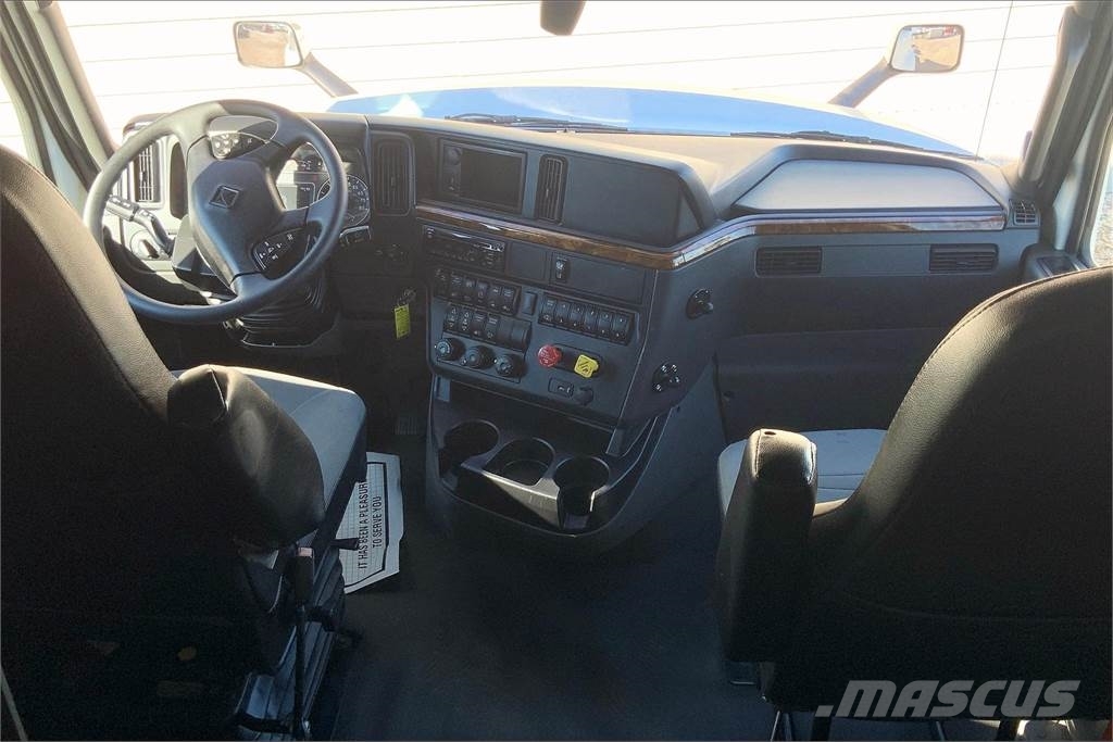International LT625 6x4 Prime Movers