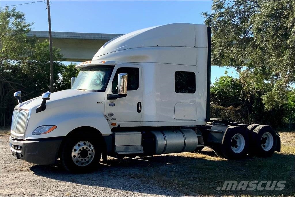 International LT625 6x4 Prime Movers