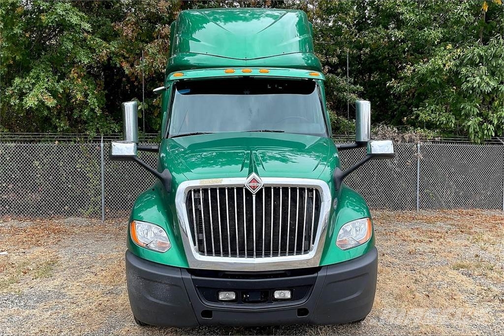 International LT625 6x4 Prime Movers
