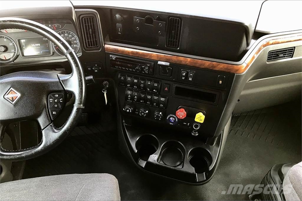 International LT625 6x4 Prime Movers
