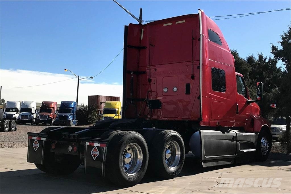 International LT625 6x4 Vetopöytäautot