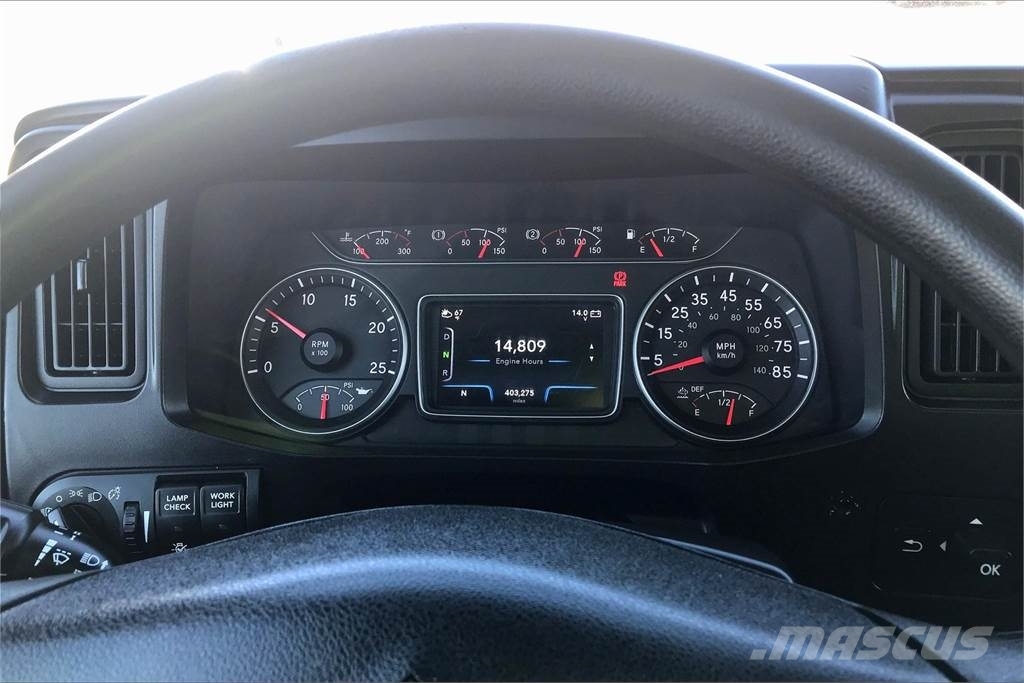 International LT625 6x4 Vetopöytäautot