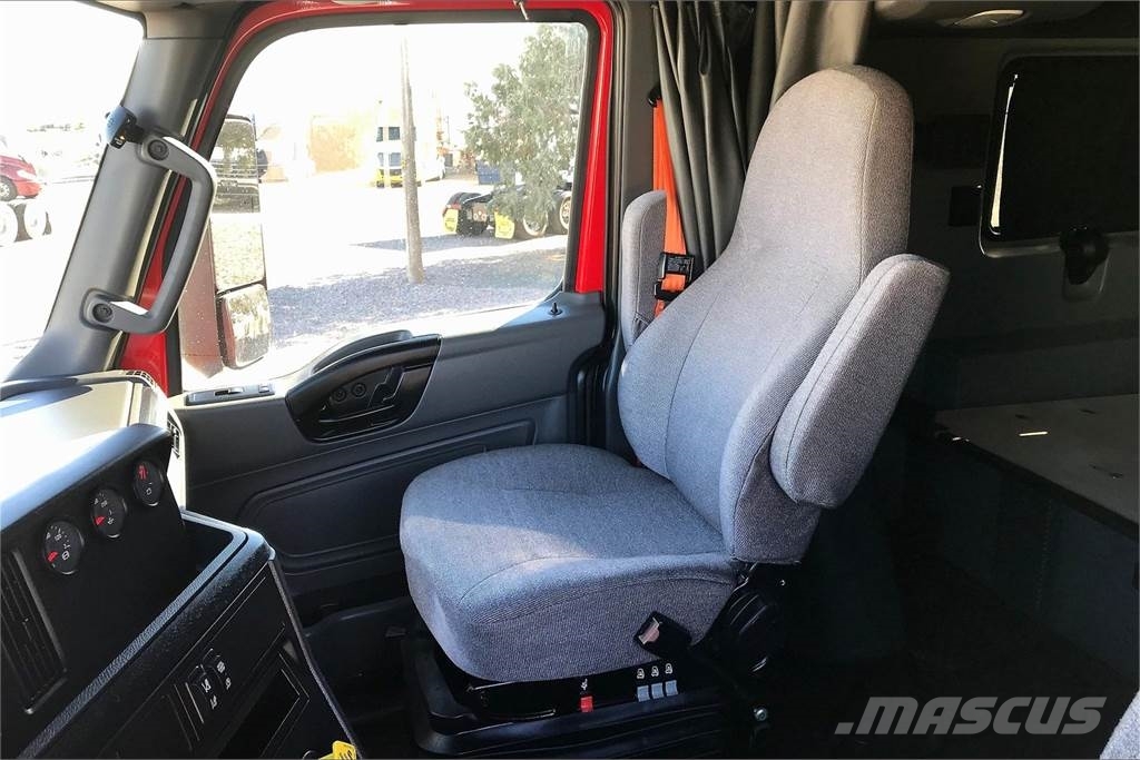 International LT625 6x4 Vetopöytäautot