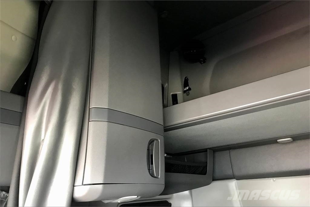 International LT625 6x4 Vetopöytäautot