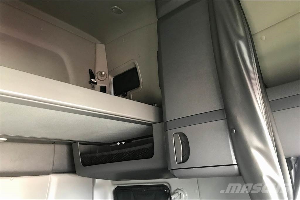 International LT625 6x4 Vetopöytäautot