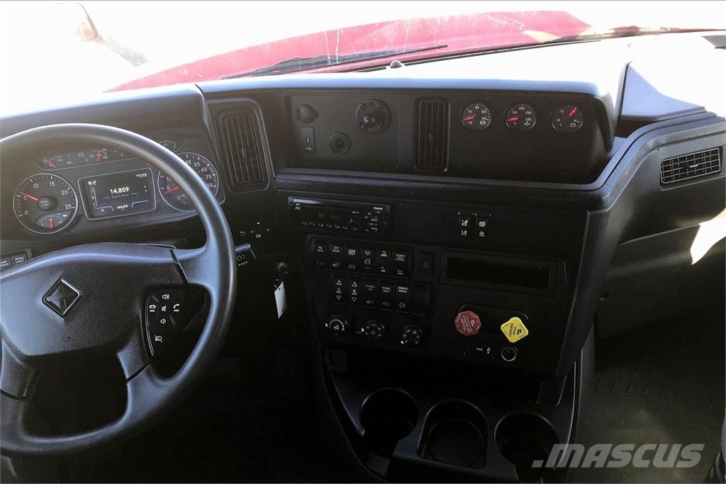 International LT625 6x4 Vetopöytäautot