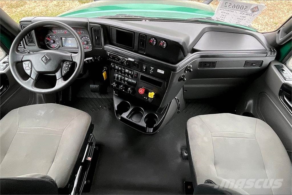 International LT625 6x4 Prime Movers