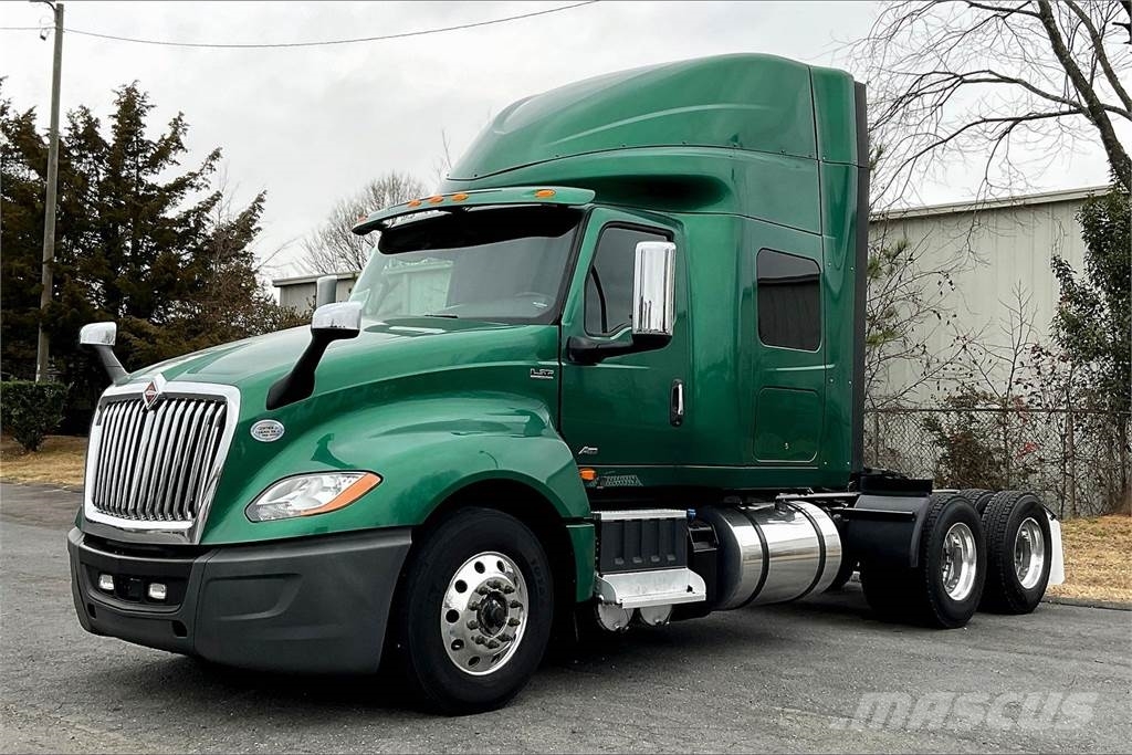 International LT625 6x4 Prime Movers