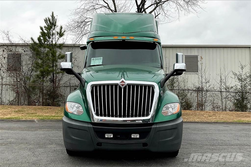 International LT625 6x4 Prime Movers