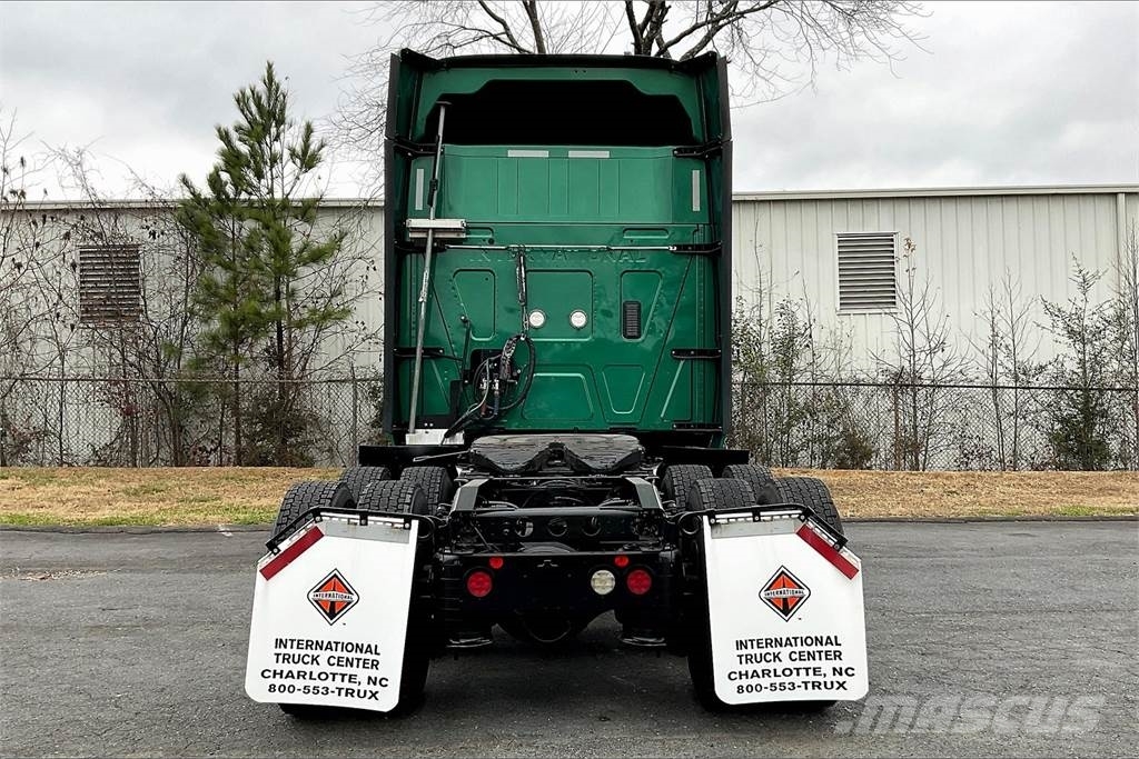 International LT625 6x4 Prime Movers