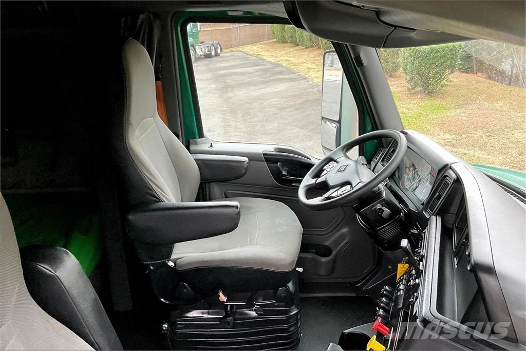 International LT625 6x4 Prime Movers