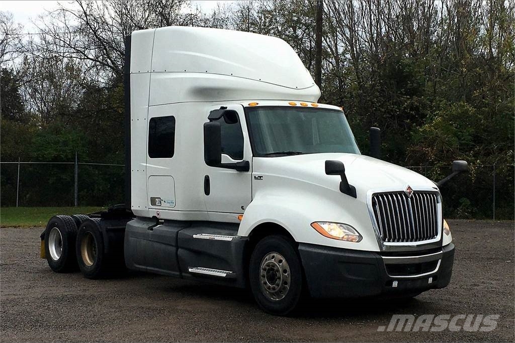 International LT625 6x4 Prime Movers