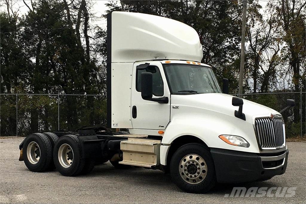 International LT625 6x4 Prime Movers