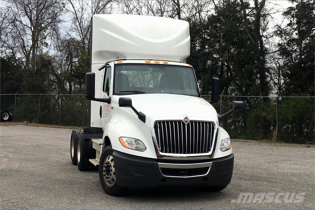 International LT625 6x4 Prime Movers