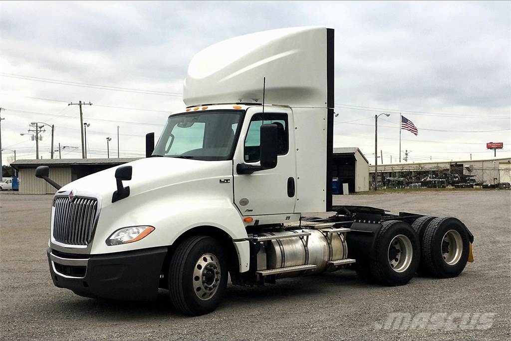 International LT625 6x4 Prime Movers