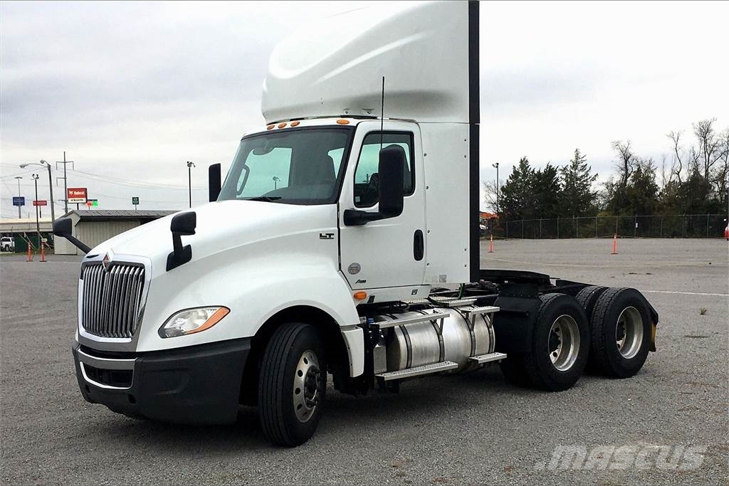 International LT625 6x4 Prime Movers