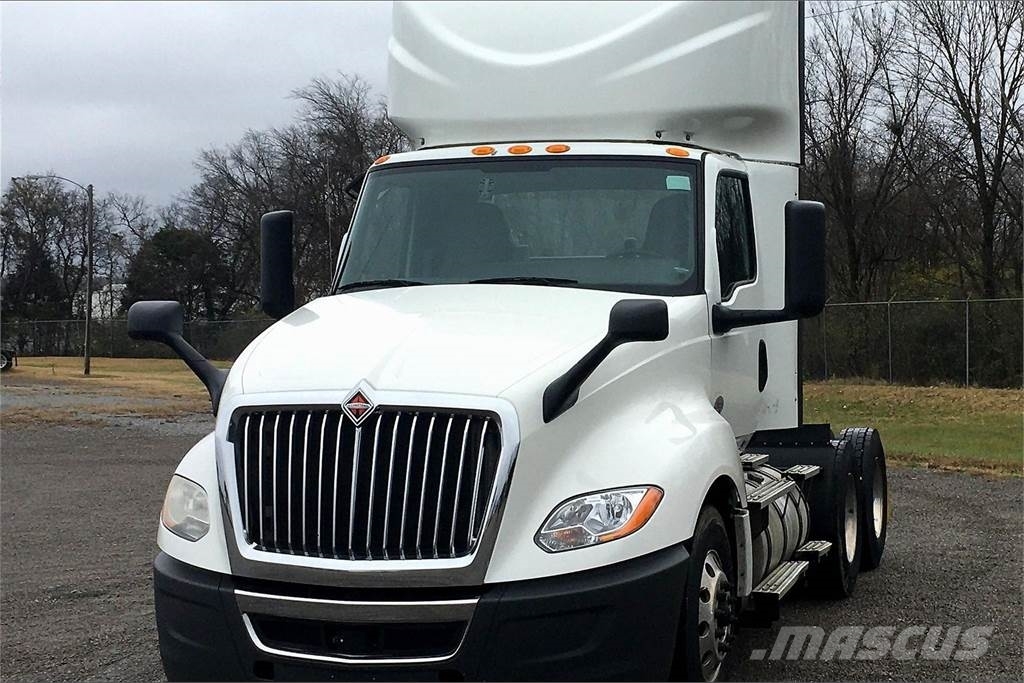 International LT625 6x4 Prime Movers