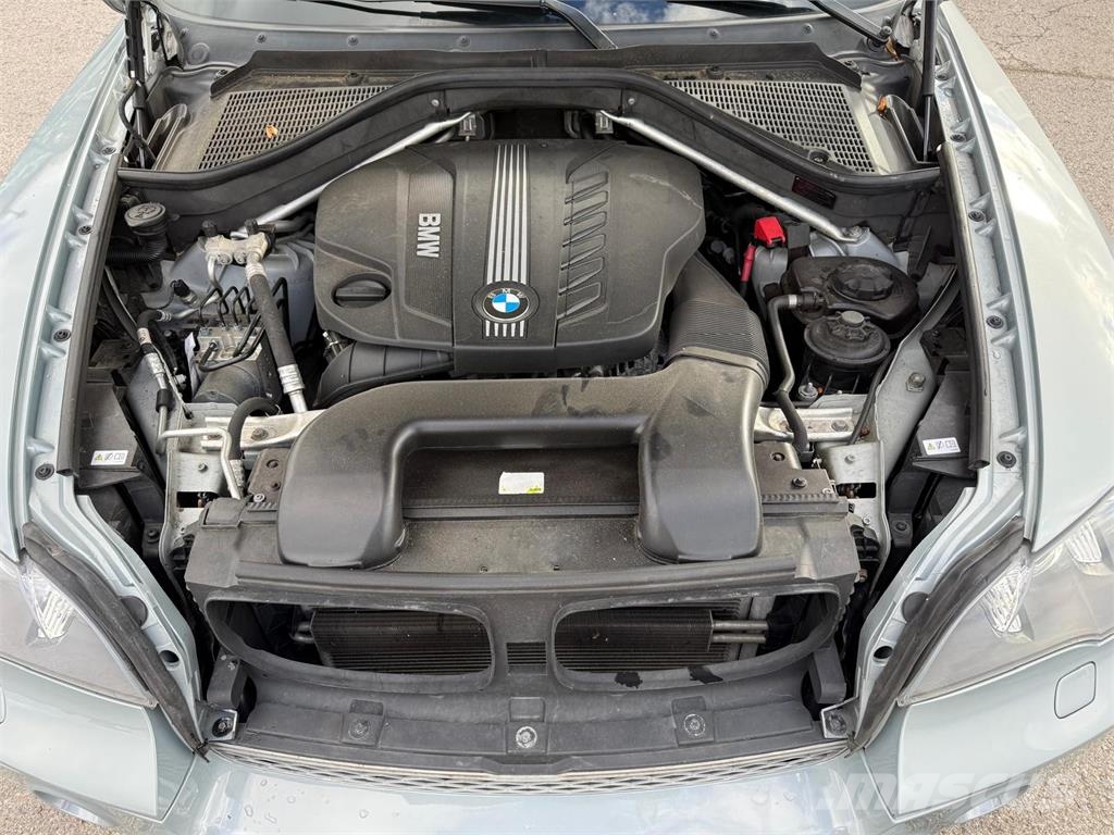 BMW X5 xDrive 30d Pano AHK Navi Leder 19+20 8fach 其他貨車