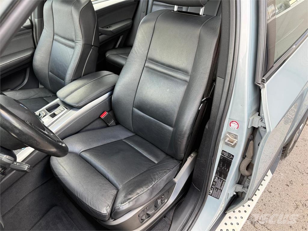 BMW X5 xDrive 30d Pano AHK Navi Leder 19+20 8fach 其他貨車