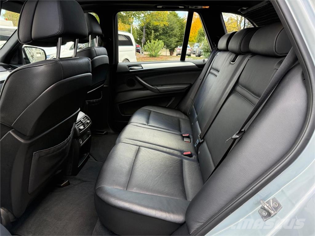 BMW X5 xDrive 30d Pano AHK Navi Leder 19+20 8fach 其他貨車