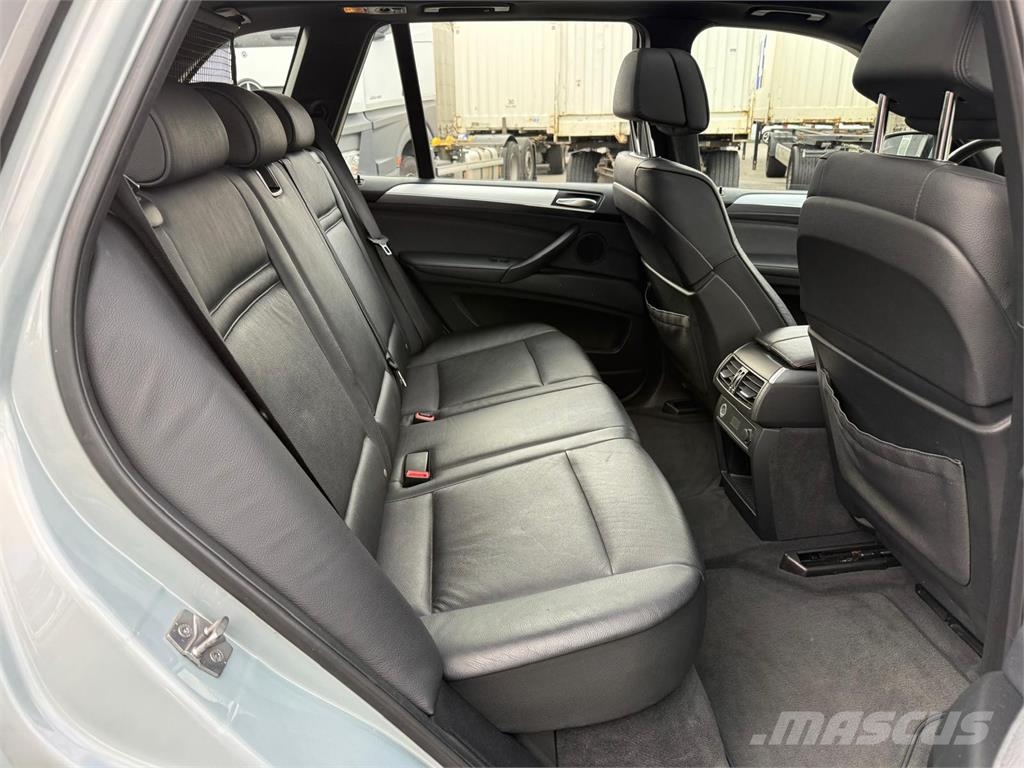 BMW X5 xDrive 30d Pano AHK Navi Leder 19+20 8fach 其他貨車