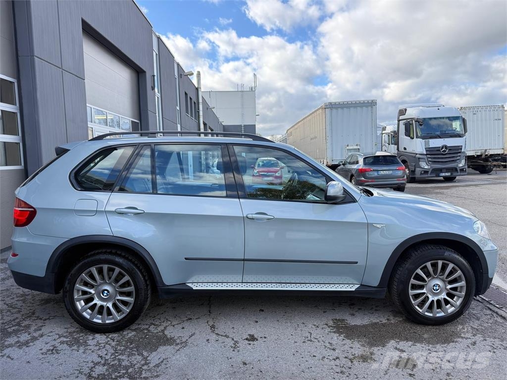 BMW X5 xDrive 30d Pano AHK Navi Leder 19+20 8fach 其他貨車