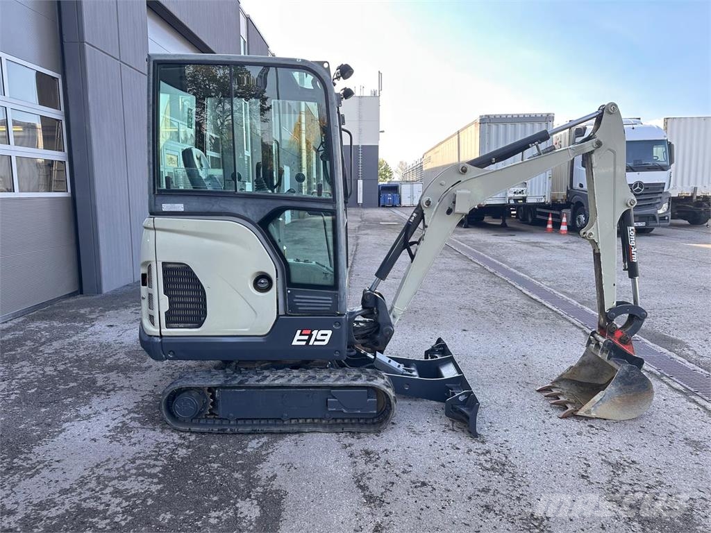 Bobcat E19 Mini Kompakt Kettenbagger verstell Fahrwerk Raupenbagger