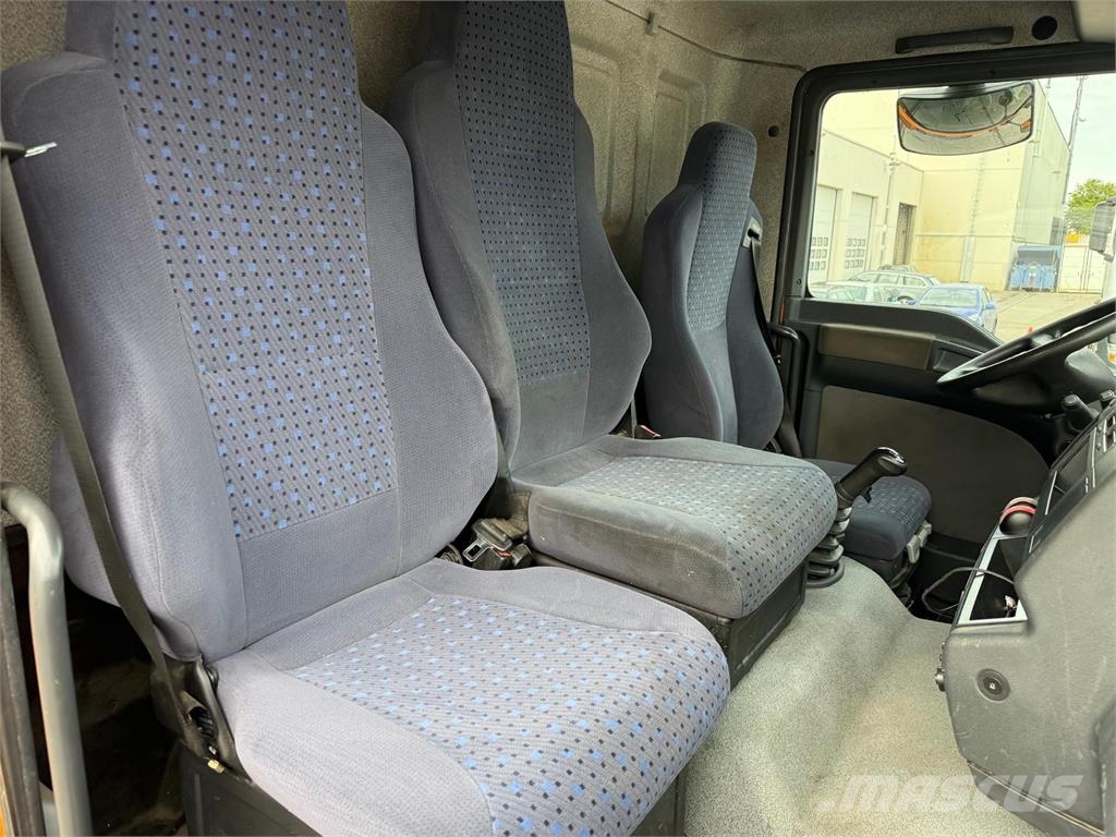 MAN TGM 13.240 4x4 3-S-Kipper Palfinger Kran PK9001 Kipper