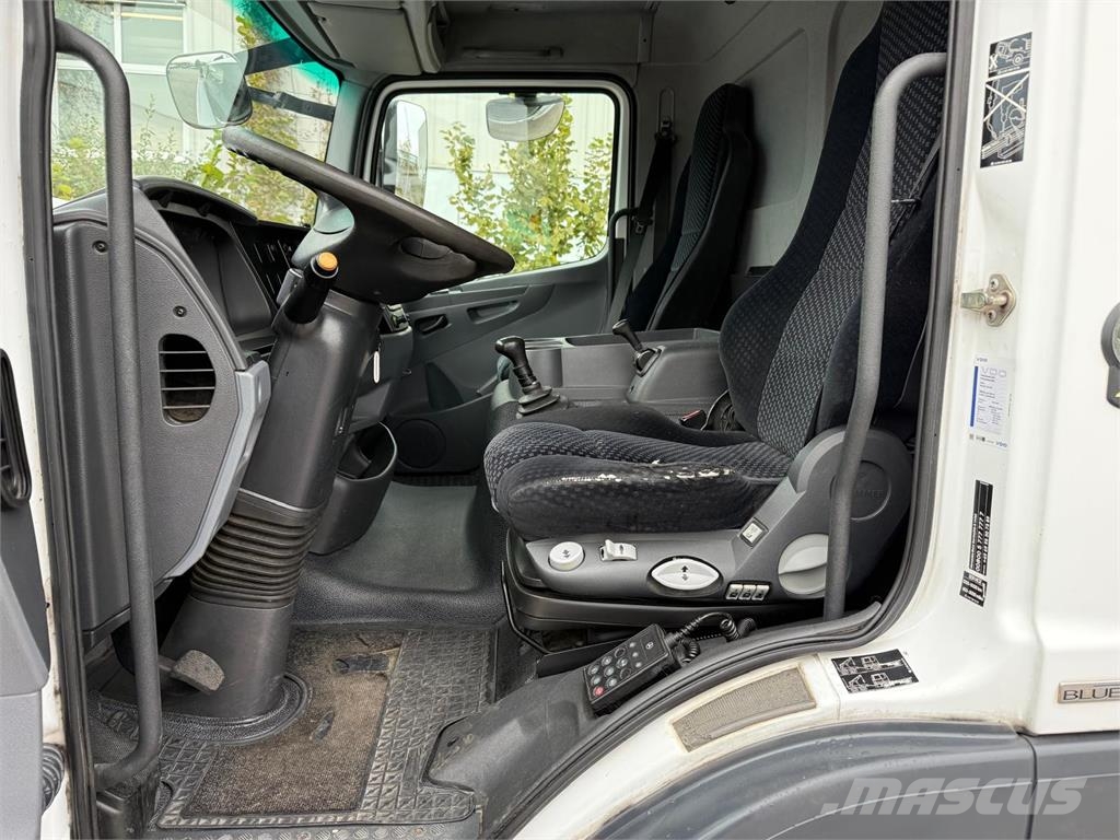 Mercedes-Benz Atego 818 L Koffer 7,20m LBW Klima Motorbremse ボックスボディー、ウイング、箱車