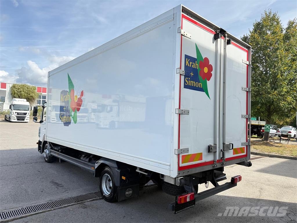 Mercedes-Benz Atego 818L Carrier Xarios600 seitli. Treppe TÜV Camion a temperatura controllata