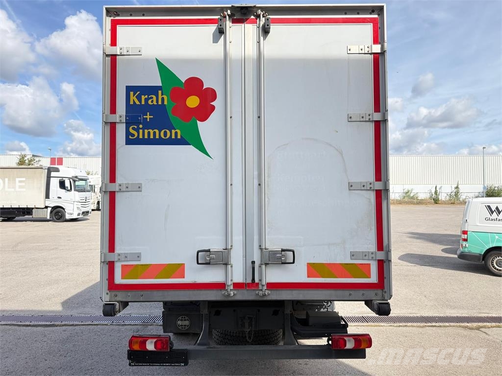 Mercedes-Benz Atego 818L Carrier Xarios600 seitli. Treppe TÜV Camion a temperatura controllata